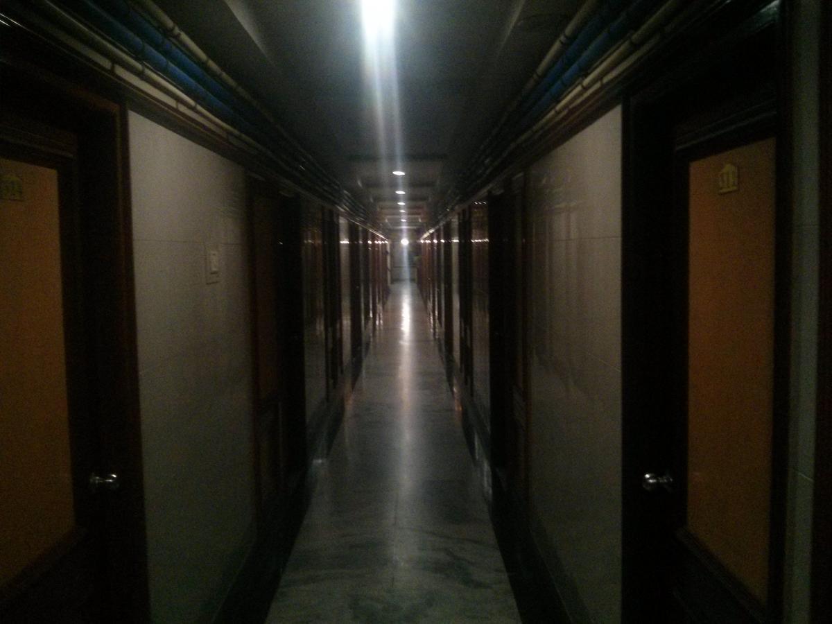 Hotel Oyo 5377 Raaj Bhaavan *