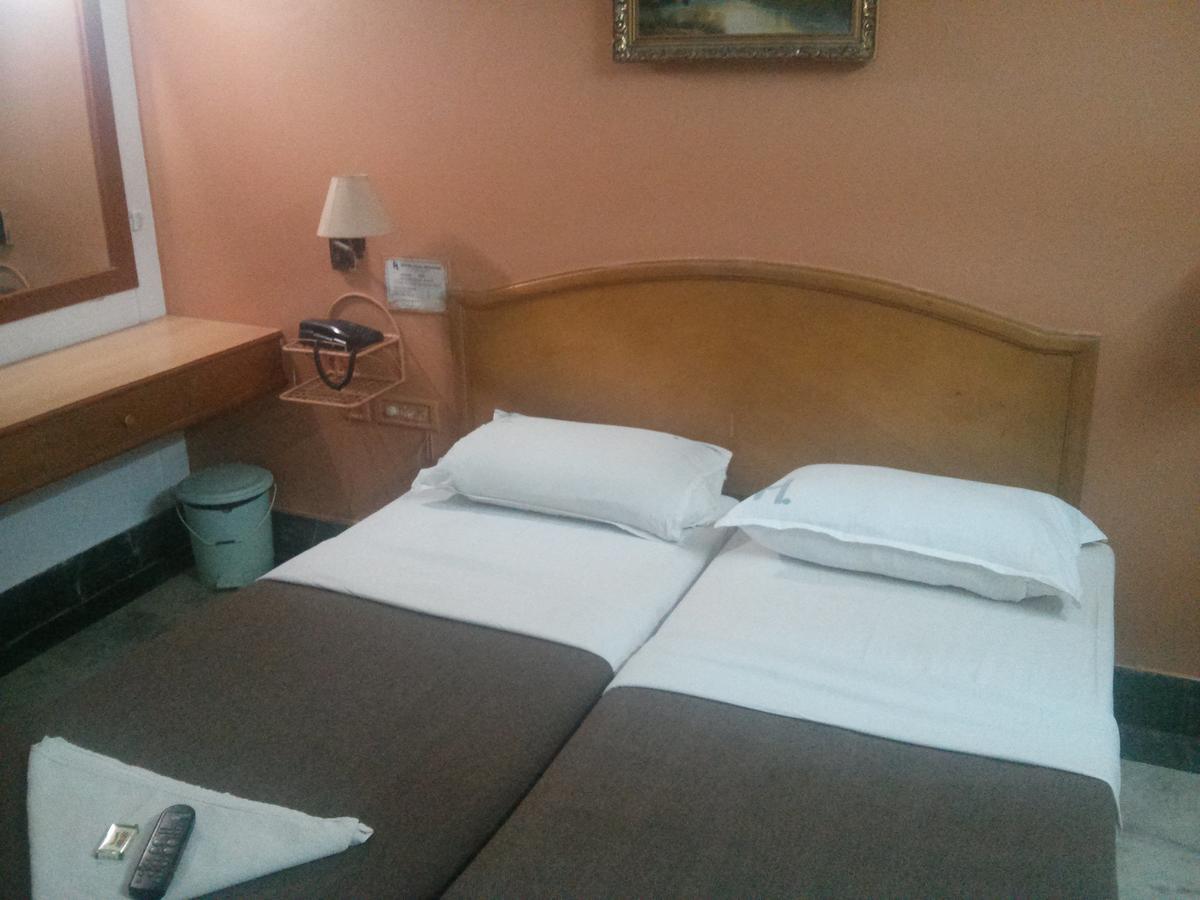 Oyo 5377 Raaj Bhaavan Hotel