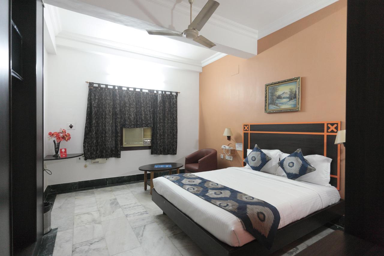 Oyo 5377 Raaj Bhaavan Hotel *