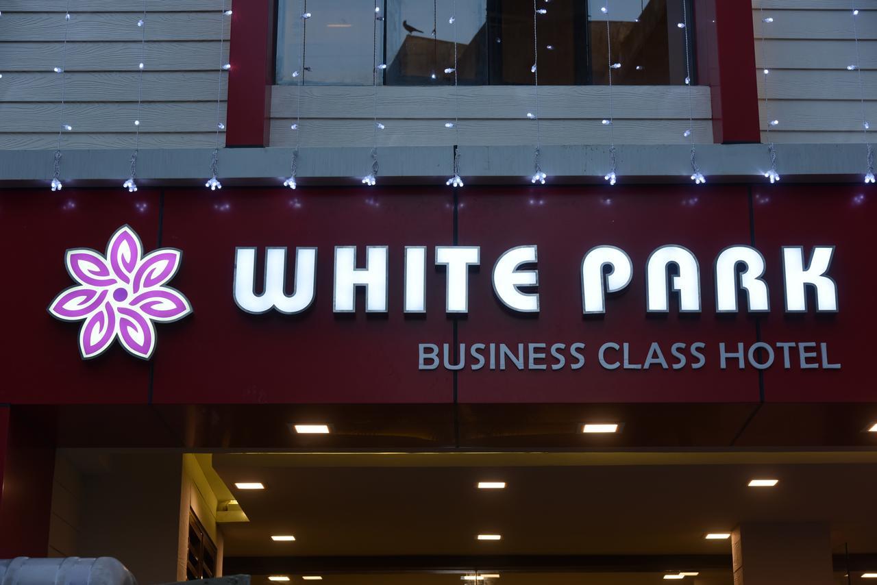 White Park 2*