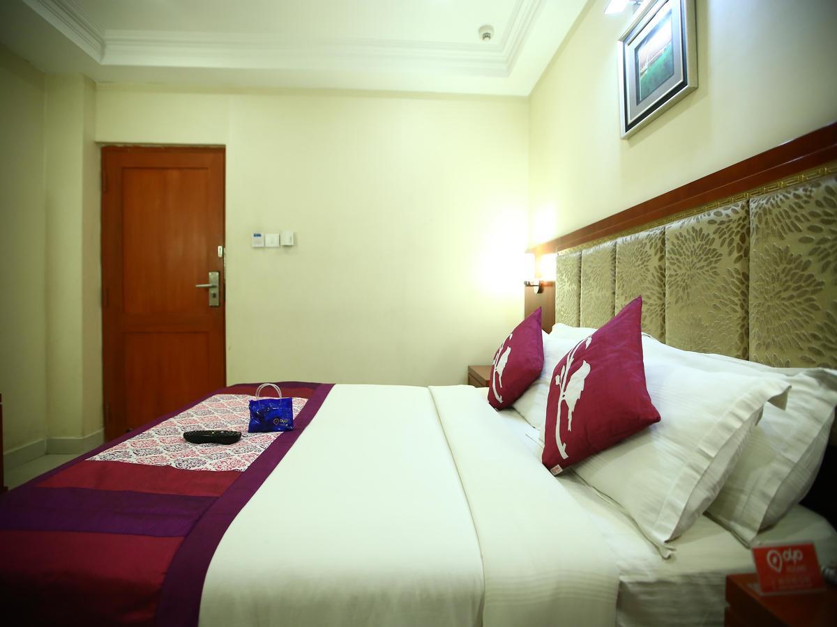 Hotel Metro Grand 3*