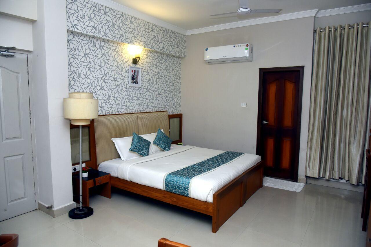 Pearl International Hotel 2*