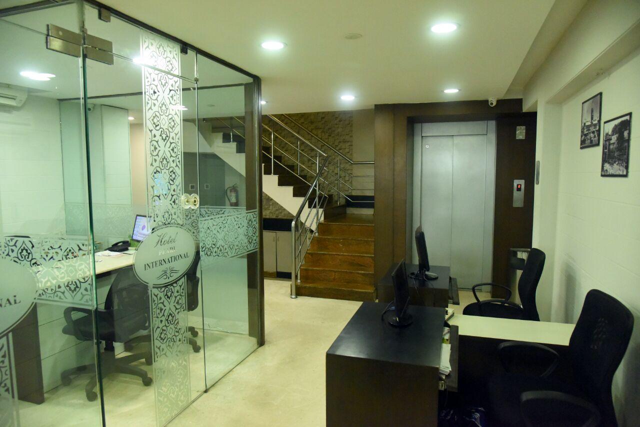 Pearl International Hotel 2*