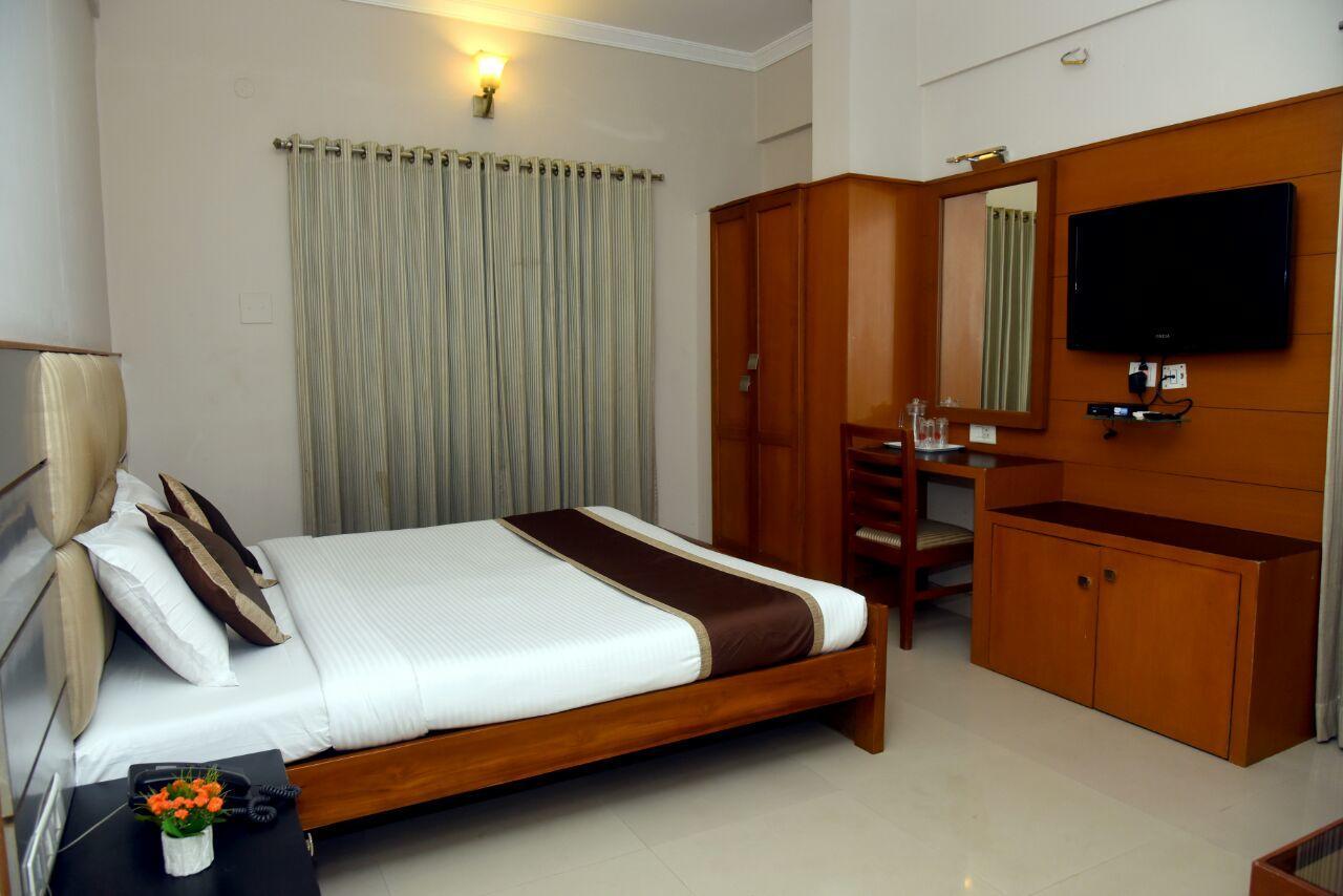 Pearl International Hotel 2*