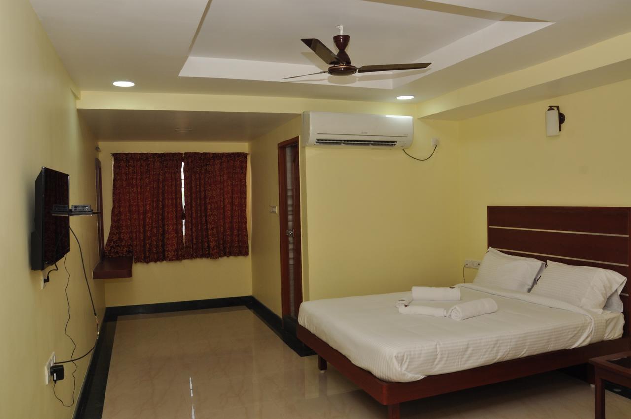 Hotel Sri Sai Nivas 2*