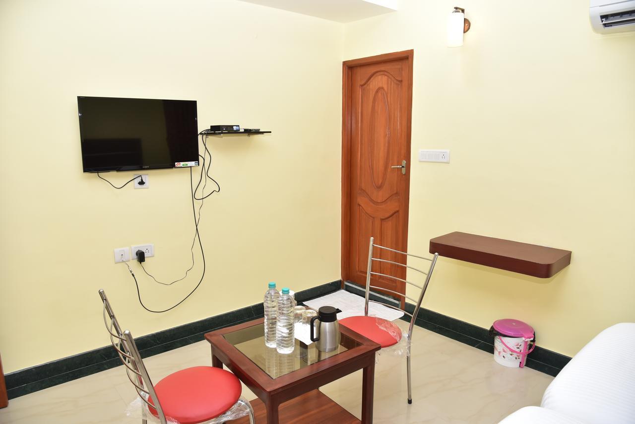 Sri Sai Nivas Hotel 2*