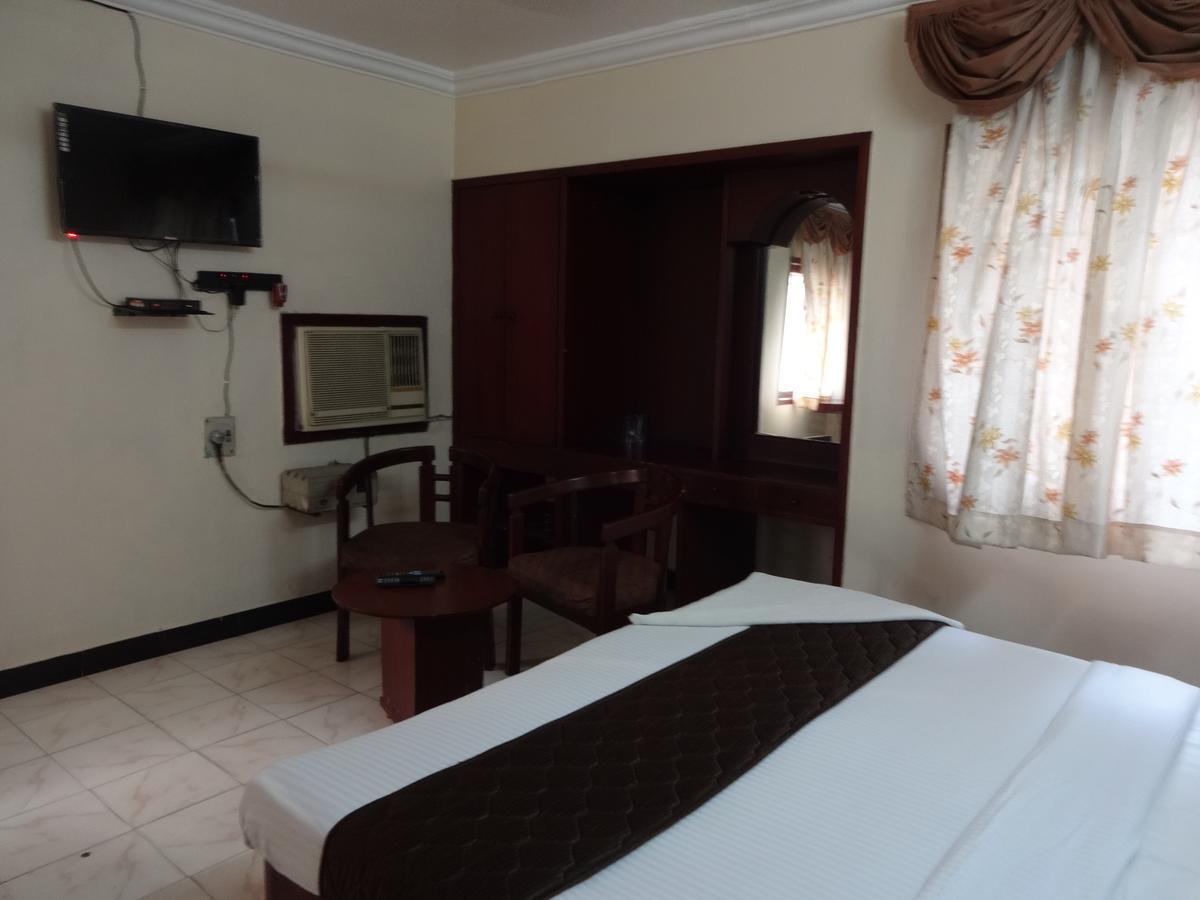 Hotel Sky Park