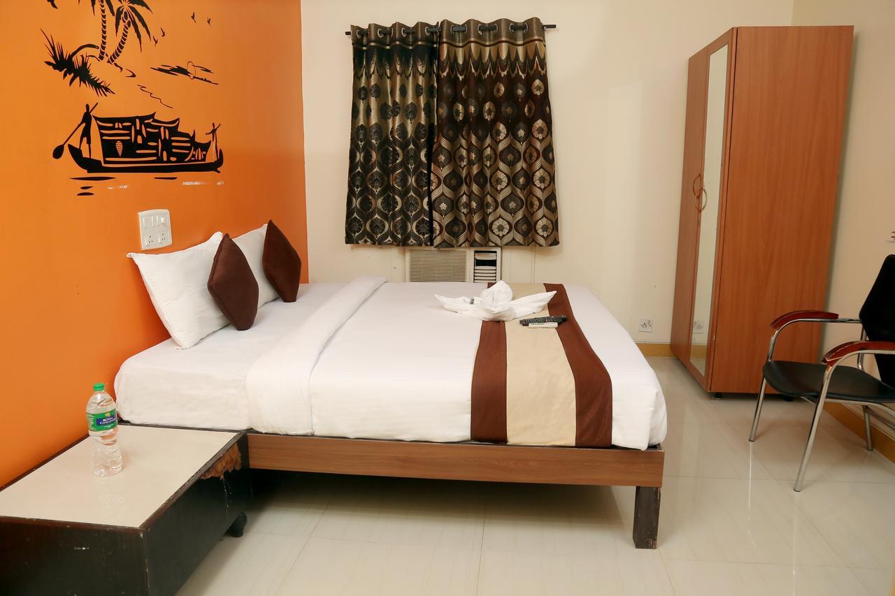 Rich Suites - Next To Accord Metropolitian. *