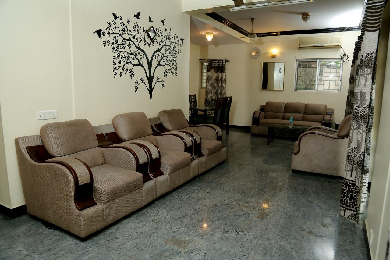 Rich Suites - Next To Accord Metropolitian. *