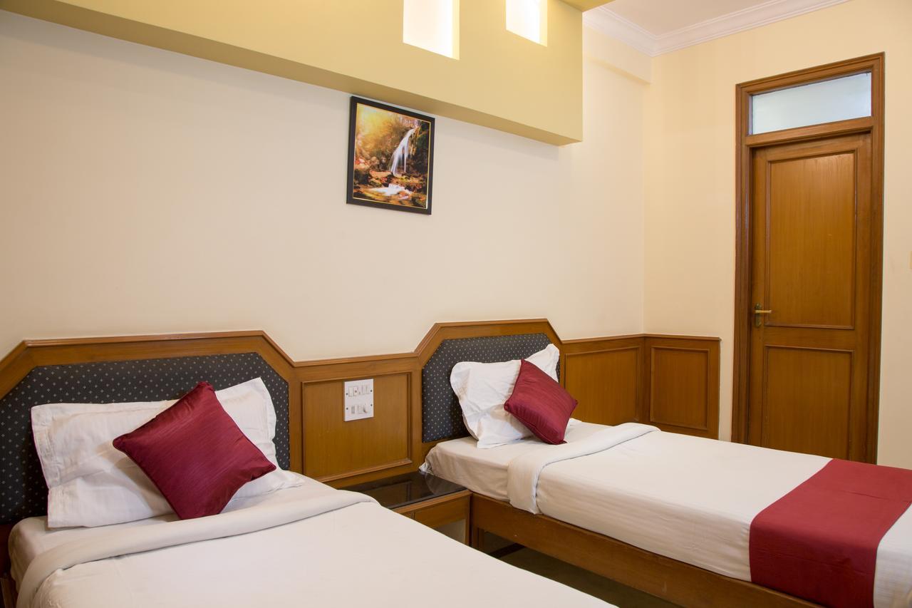 Hotel Adarsh