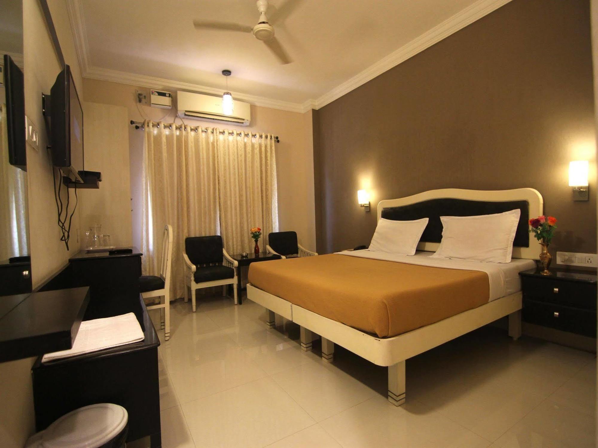 Tower Hotel 2*