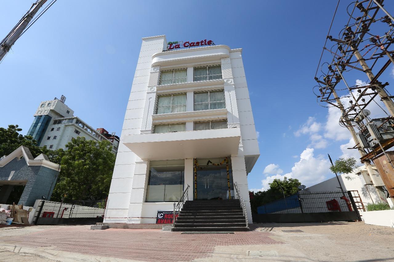 La Castle Hotel