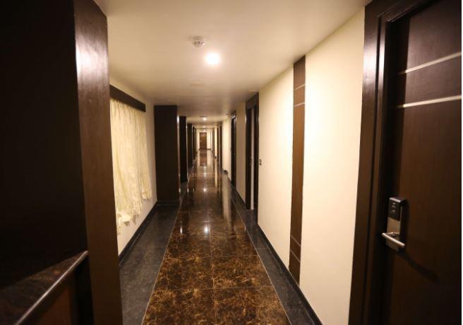La Castle Hotel