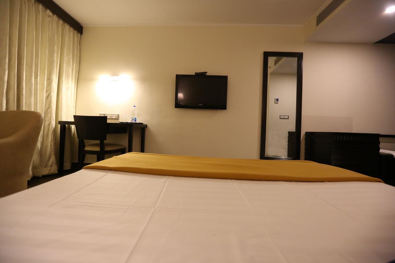 La Castle Hotel Chennai
