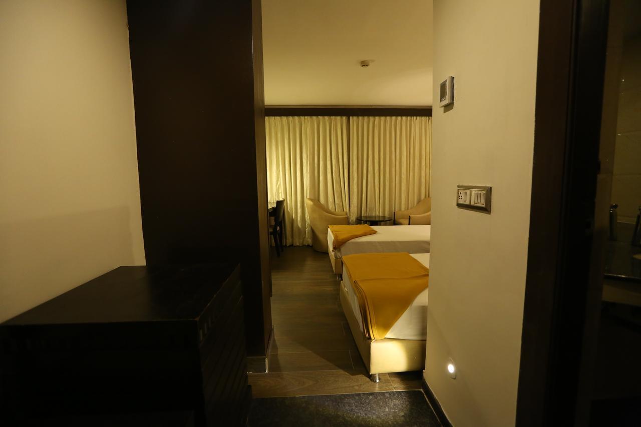 La Castle Hotel 3*