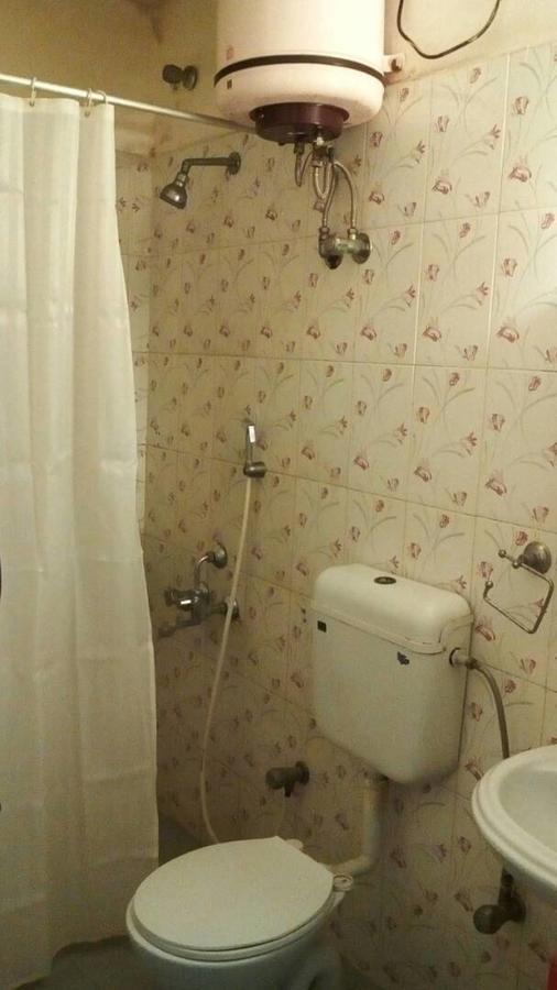 Bed & Breakfast Happy Service Chennai