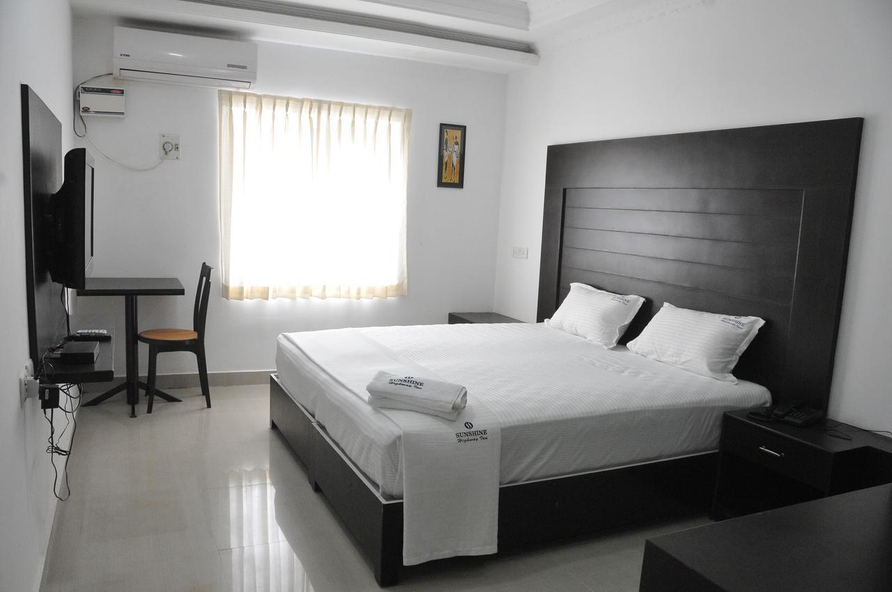 Inn Sunshine Highway *