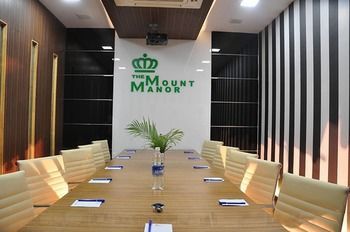 Mount Manor Hotel 3*
