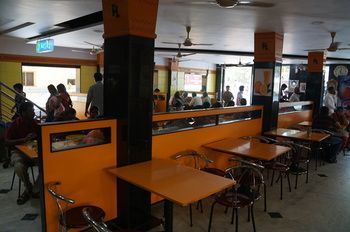 Oyo 5377 Raaj Bhaavan * Chennai