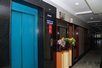 Oyo 5377 Raaj Bhaavan Hotel *