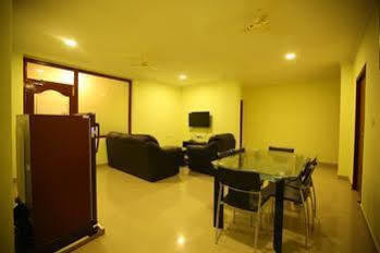 Fabhotel Mnr Grand Hotel 3*