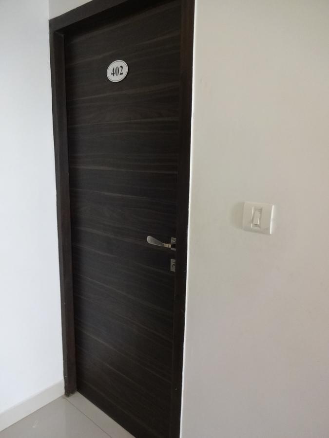 Convastay Gajel- Near Apollo Greams Road * Chennai