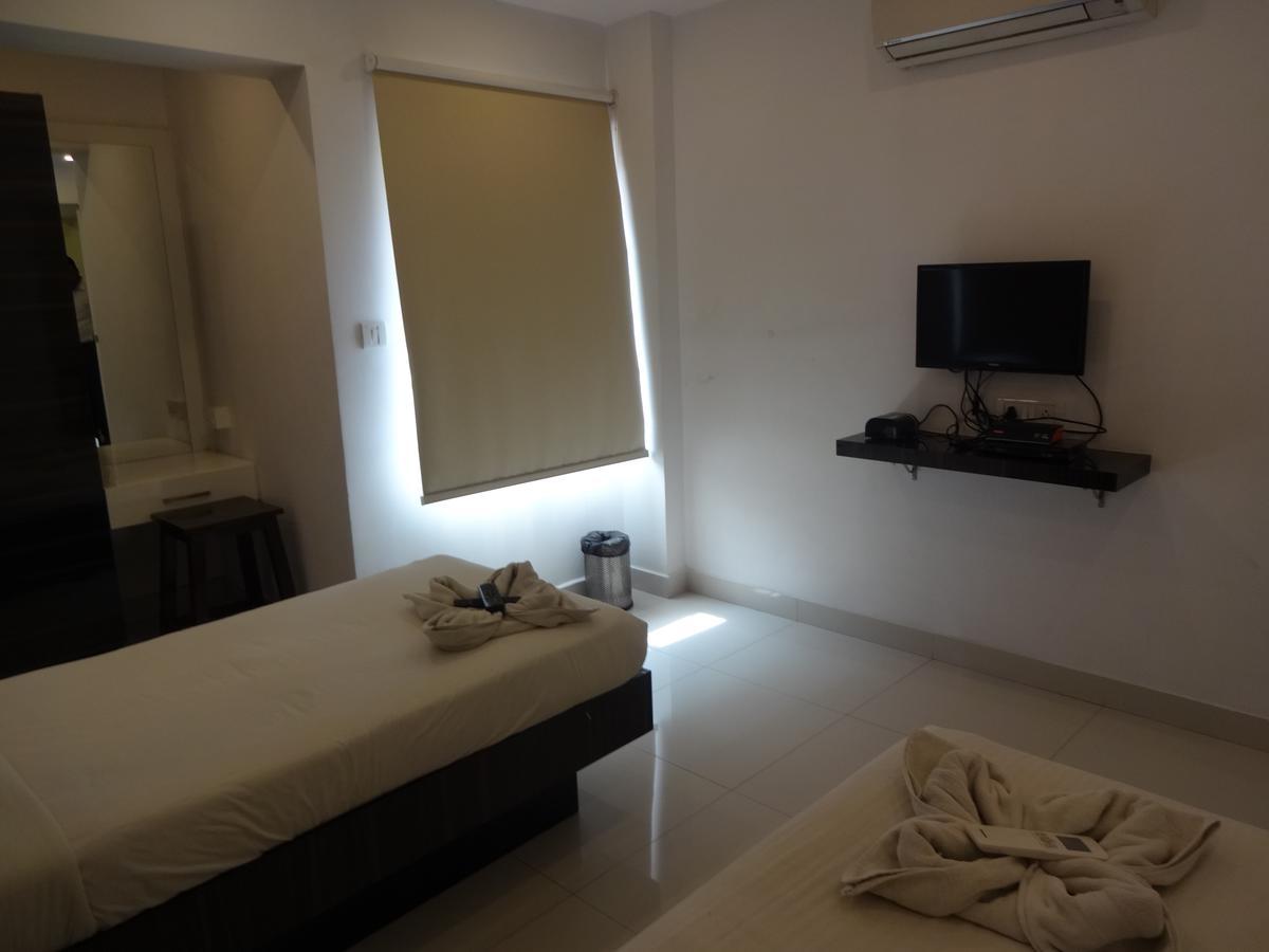 Convastay Gajel- Near Apollo Greams Road * Chennai