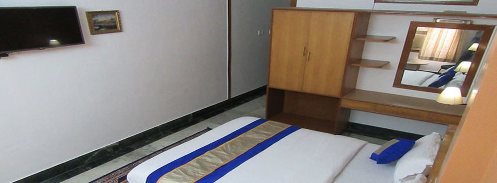Hotel Oyo 5377 Raaj Bhaavan *