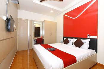 Hotel Oyo 968 Hotel Poigai 3*