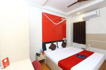 Oyo 968 Hotel Poigai 3* Chennai