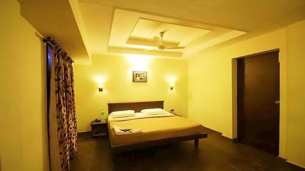Aruna International Hotel