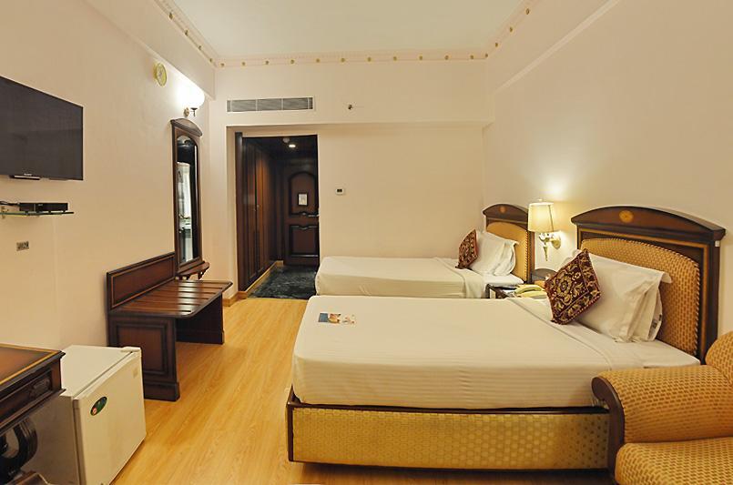 Ambica Empire Hotel 3*
