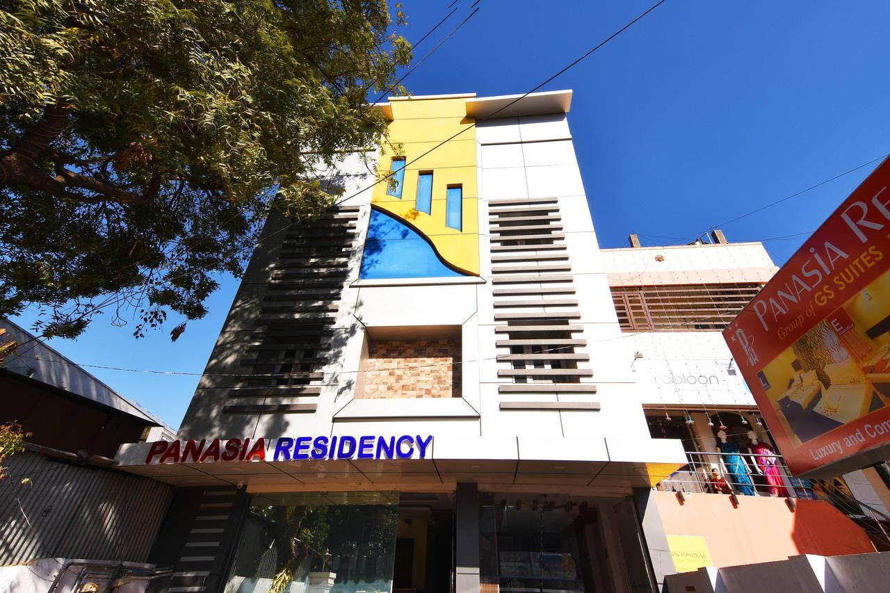 Hotel Fabhotel Panasia Residency 4*