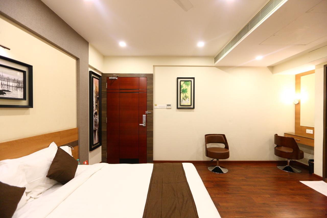Hotel Fabhotel Prime Adore Residency 2*
