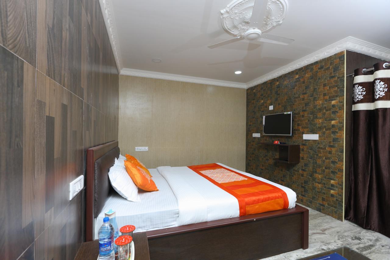 Oyo 13006 Arumbakkam Chennai