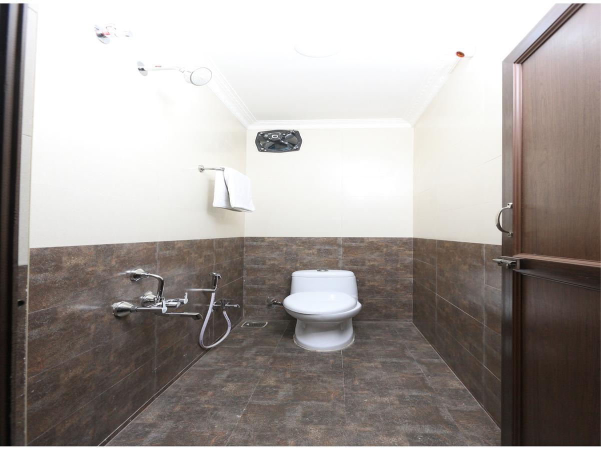 Hotel Oyo 13006 Arumbakkam 3*