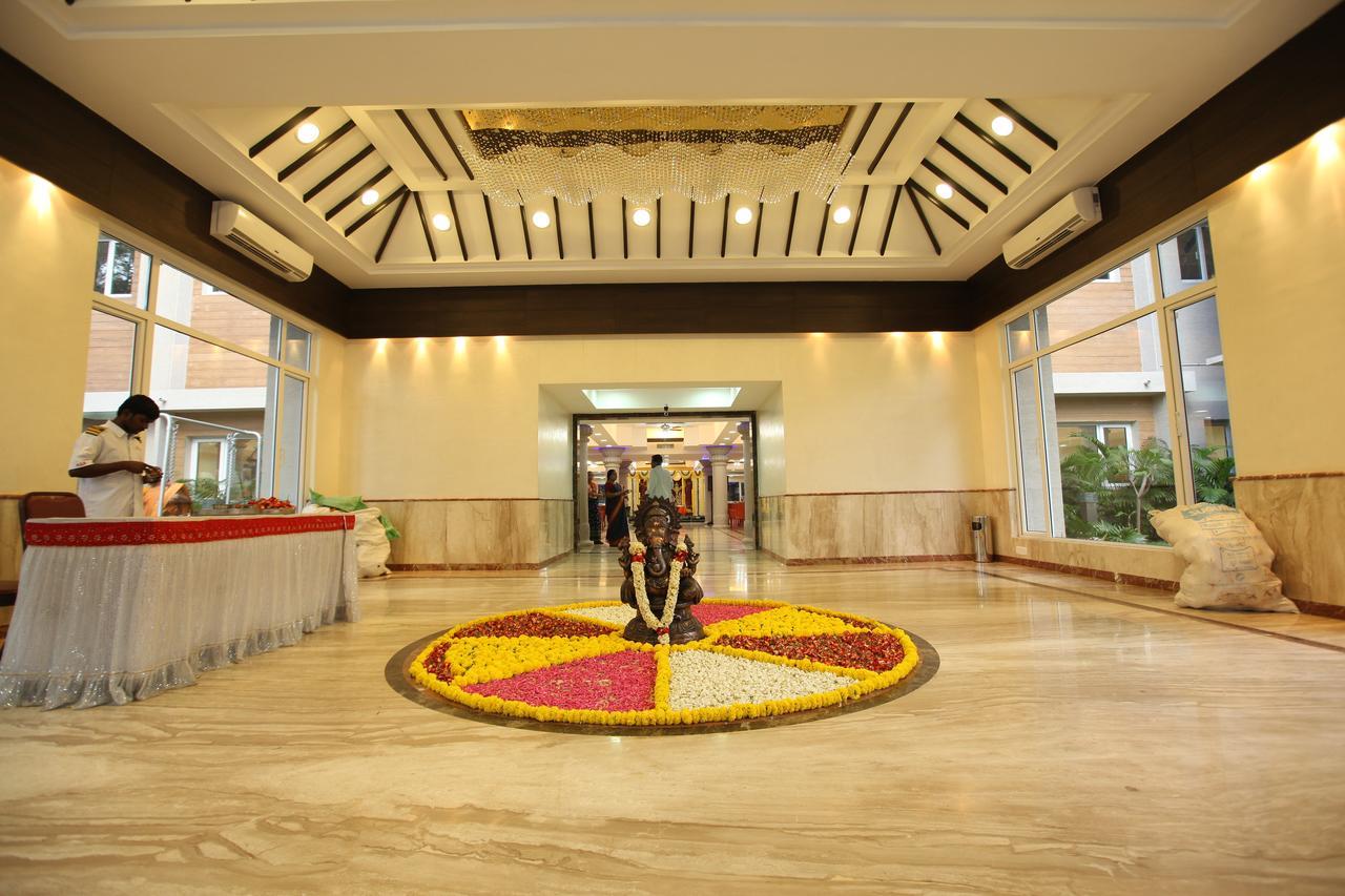 Hotel New Woodlands 3*