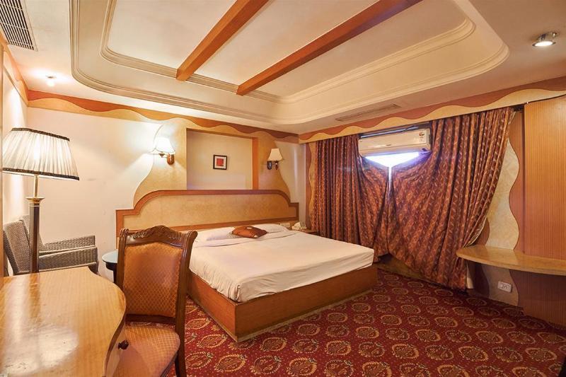 Hotel The Checkers Chennai