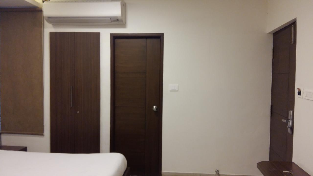 Hotel Raj Residency Near Us Consulate