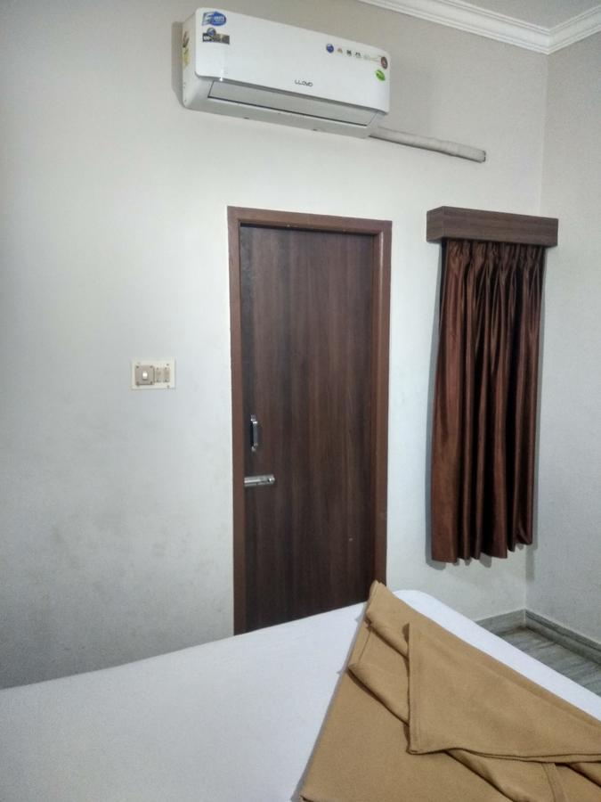 Hotel Sneha The *