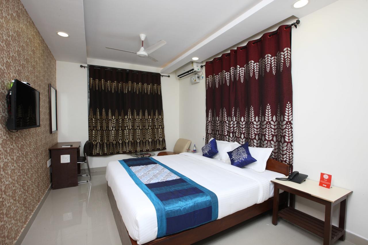 Hotel Oyo 14441 Sri Ramani And 3*