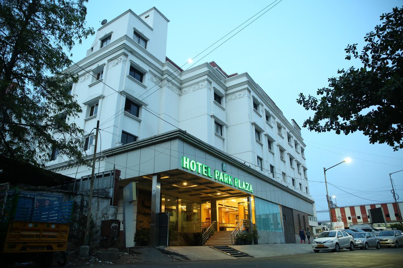 Park Plaza 2*