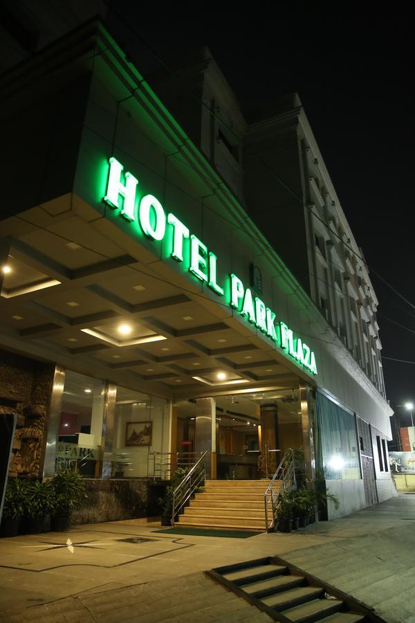 Park Plaza Hotel 2*