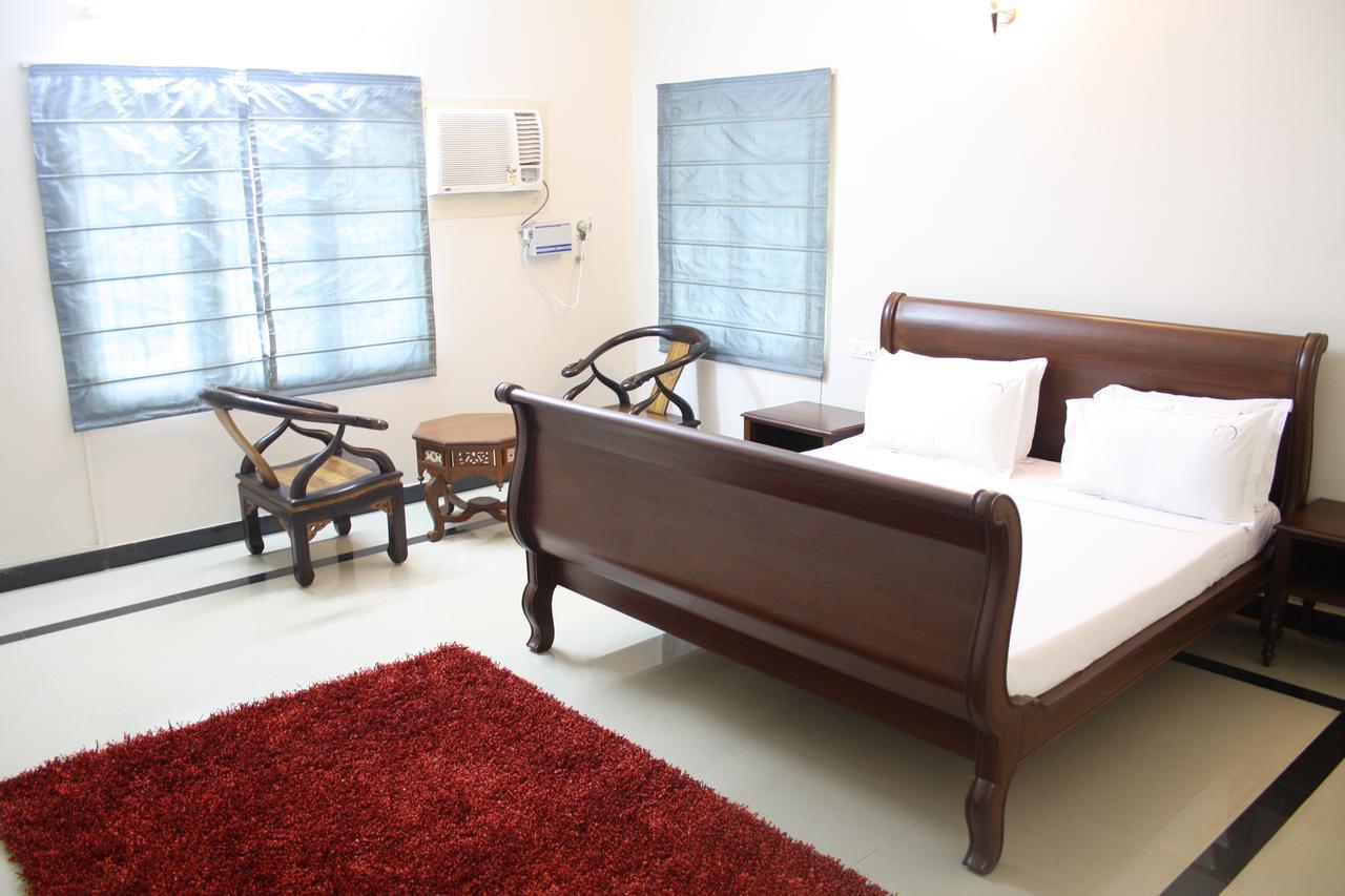Crescent Homes Corporate 3* Chennai