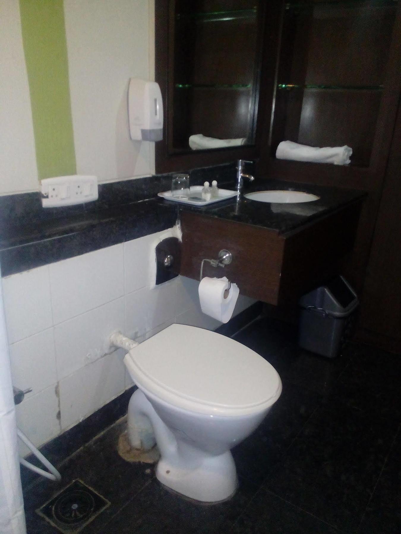 Fabhotel Santhome Mylapore 3*