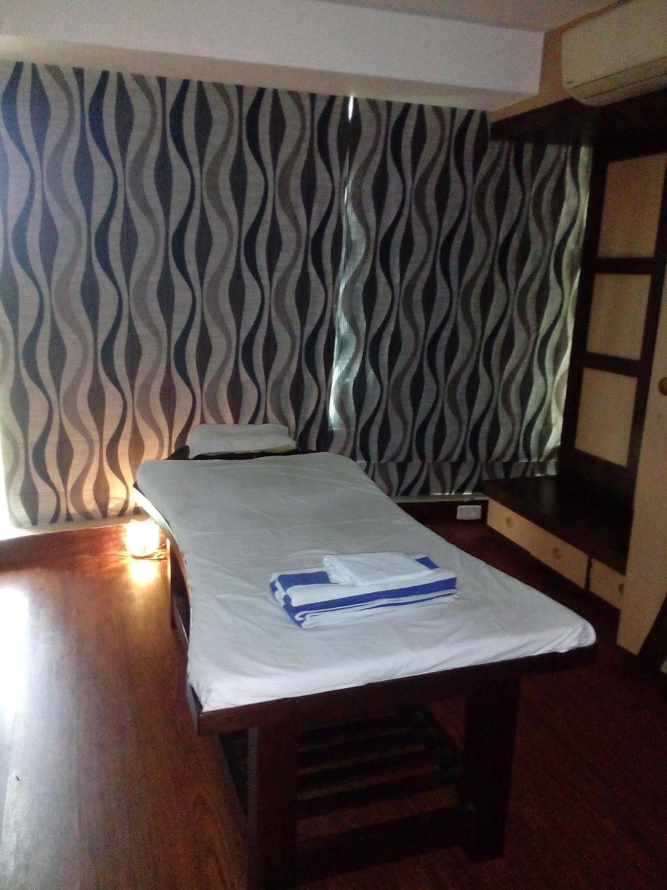Fabhotel Santhome Mylapore Chennai