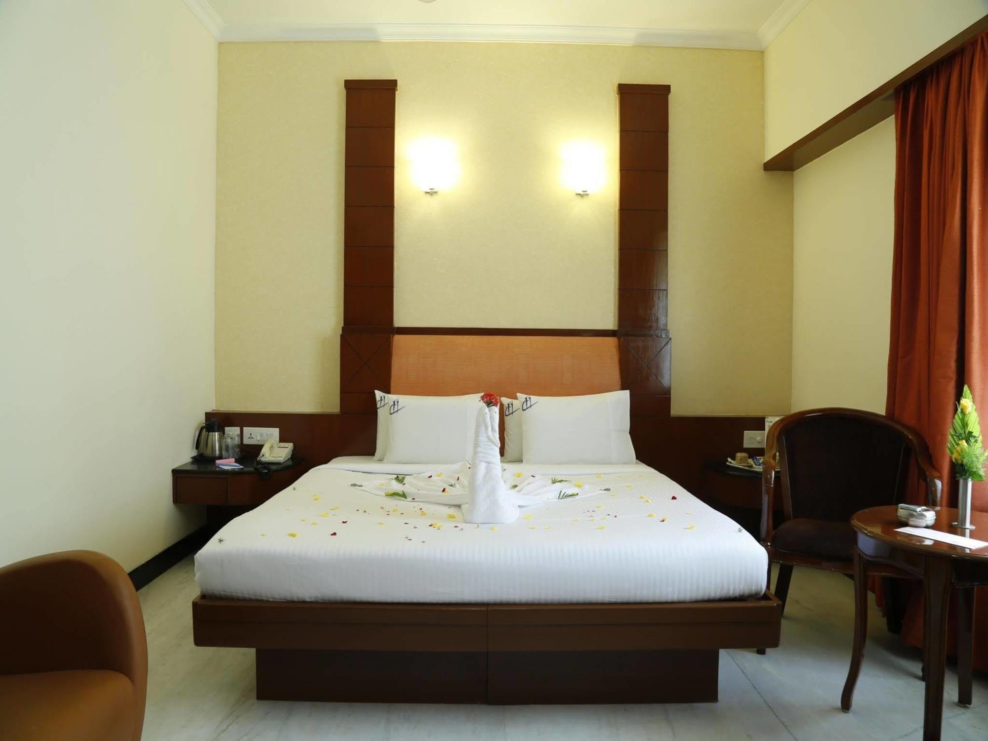 Fabhotel Prime Deluxe 3*