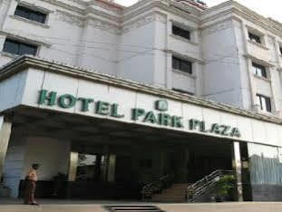 Park Plaza Hotel 2*