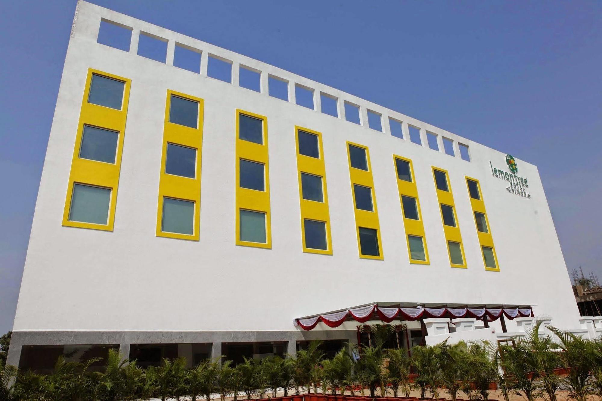 Lemon Tree Shimona Hotel