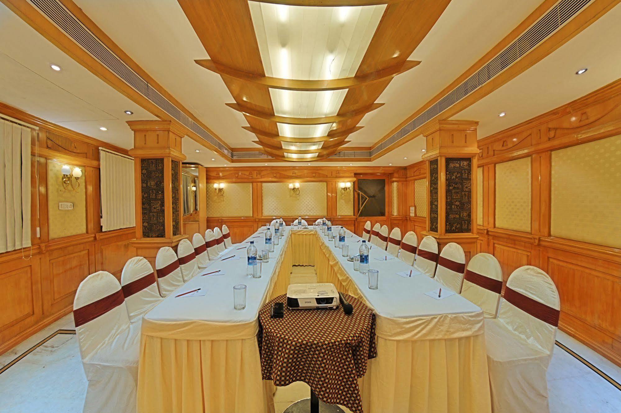 Raj Palace Sundar 3* Chennai